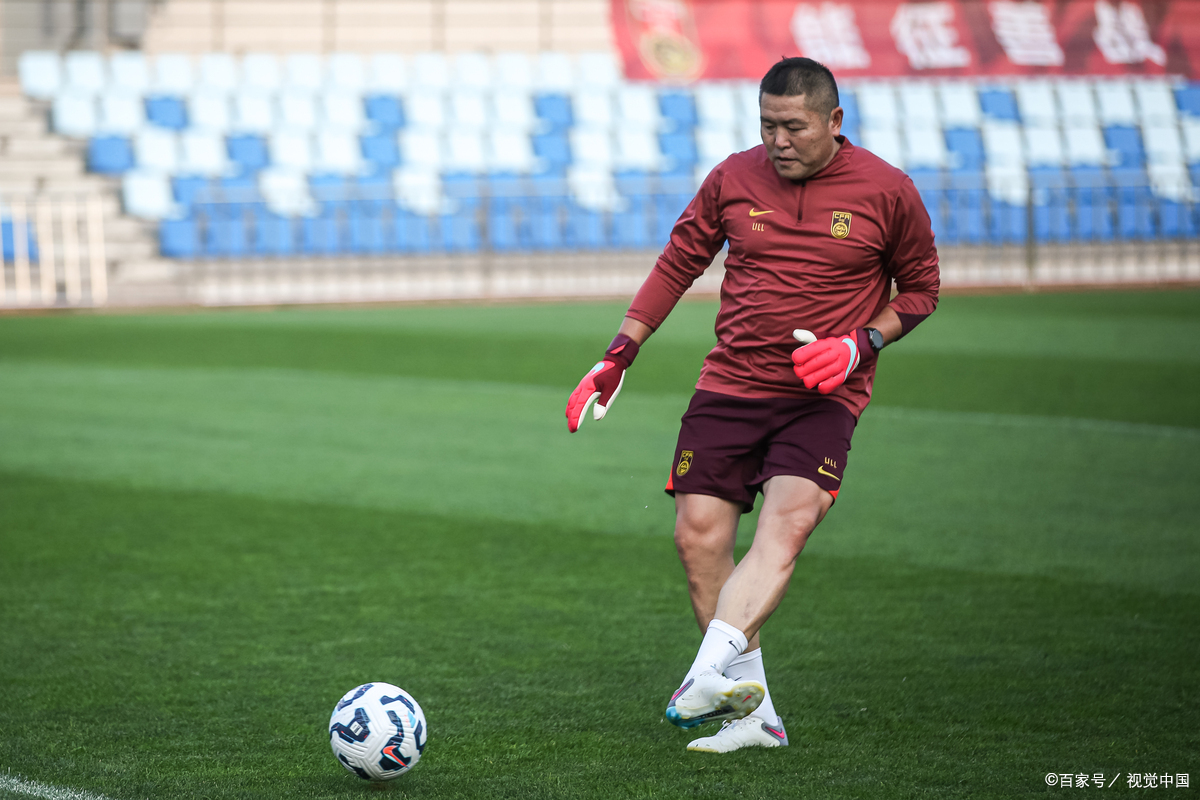 上海久事迎国王杯关键赛；今晨远射贴柱；信心回归；临场指挥获称赞的简单介绍