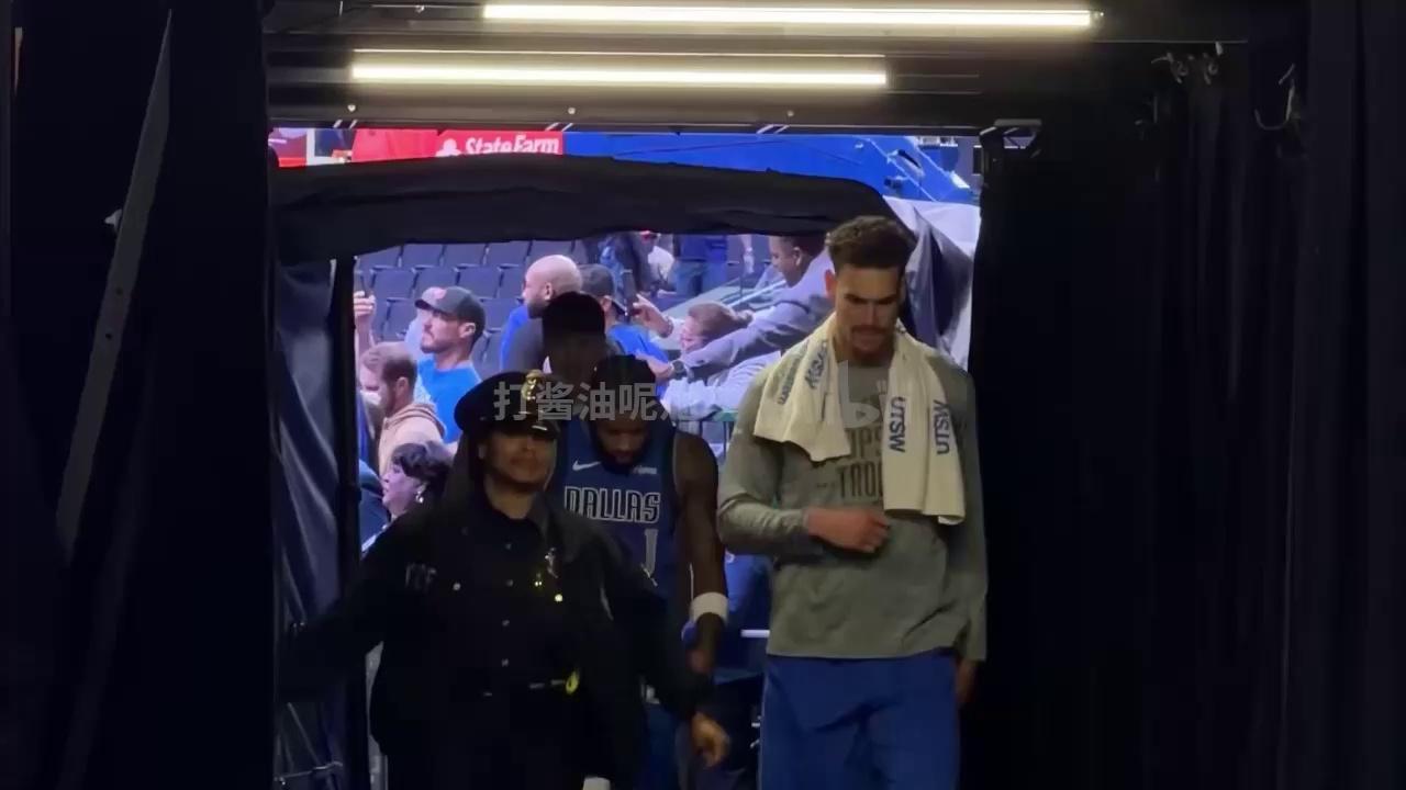 关于达拉斯独行侠发布备战花絮;赛前造点机会;NBA季后赛任务艰巨;轮换策略成焦点的信息 关于达拉斯独行侠发布备战花絮;赛前造点机会;NBA季后赛任务艰巨;轮换策略成焦点的信息