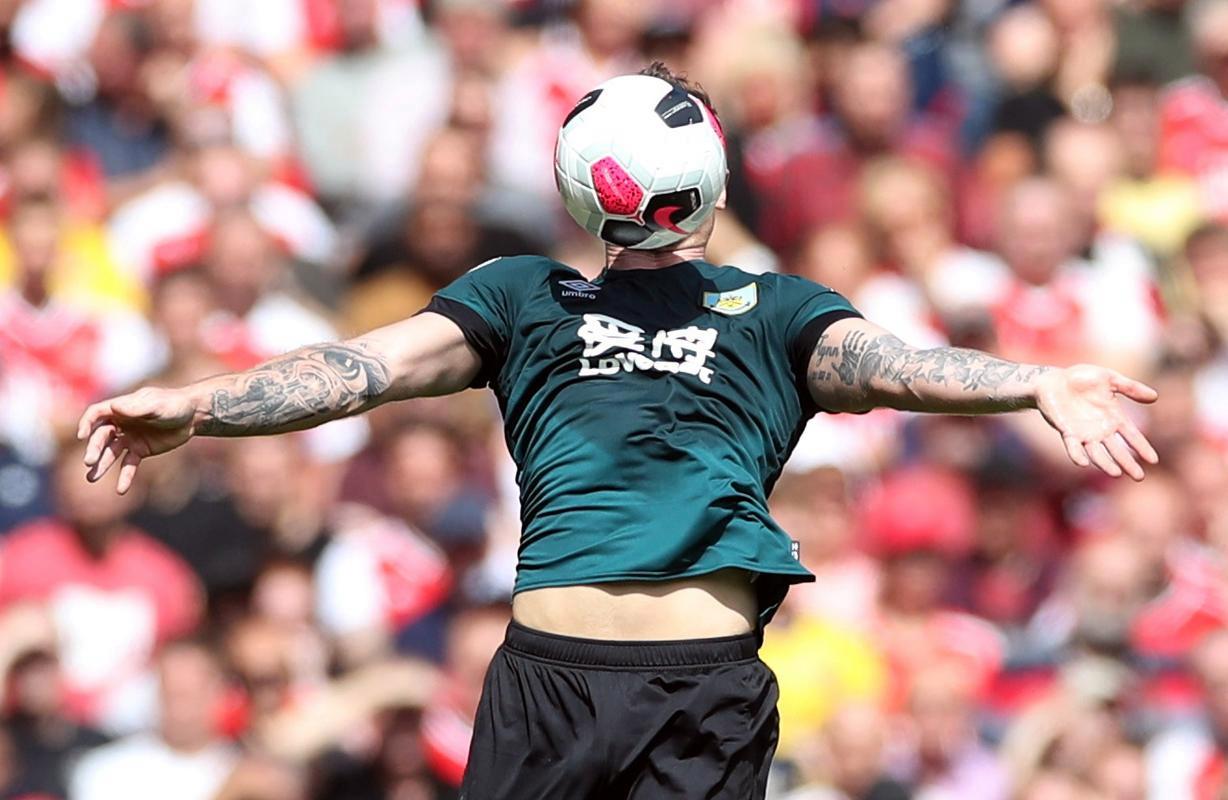 九游体育app-里尔训练开放日，转会期迎来里程碑引欢呼，亚冠在即，阵容厚度经受考验的简单介绍